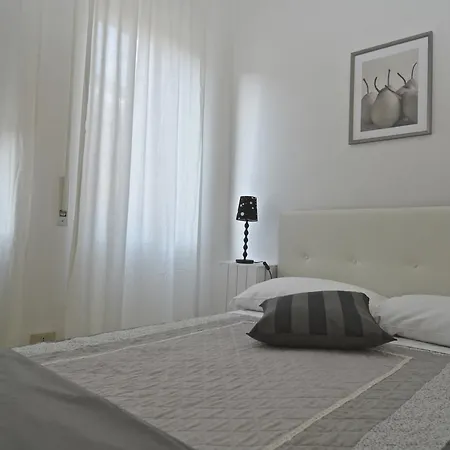 House & The City - Apartments In Rome *